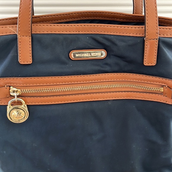 Michael Kors navy blue weather proof shoulder purse - Picture 4 of 7